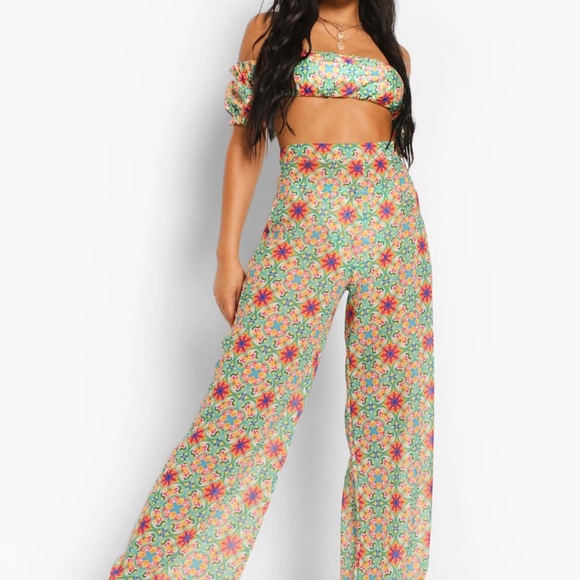 Top and Pant Set seen on Haley Ferguson M - Picture 6 of 12